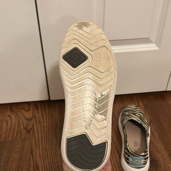 TOMS Womens Alpargata Mallow Shoes Size 6.5 Liger Print - Picture 5 of 5